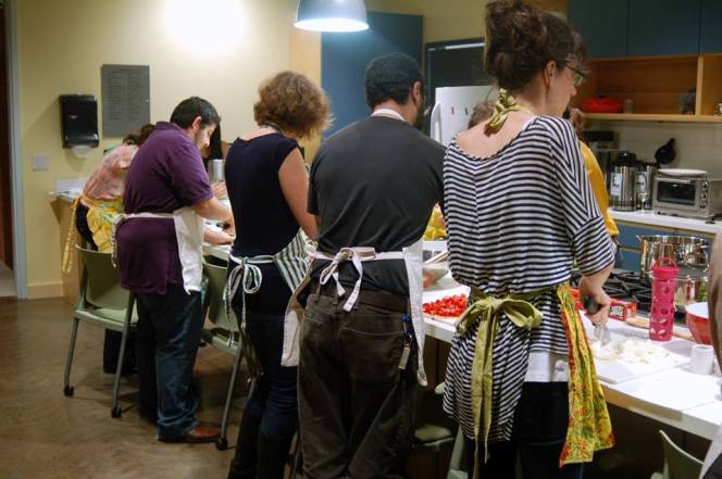 524709_593395474052857_246141792_n